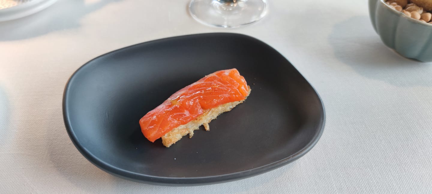 Tosta de trucha ahumada del río Bedón